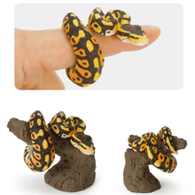 Load image into Gallery viewer, (Gashapon) Bandai - The Diversity Of Life On Earth Yubimaki Collection Armadillo Girdled Lizard & Ball Python